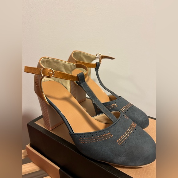 Mary Jane Shoes - Picture 6 of 6